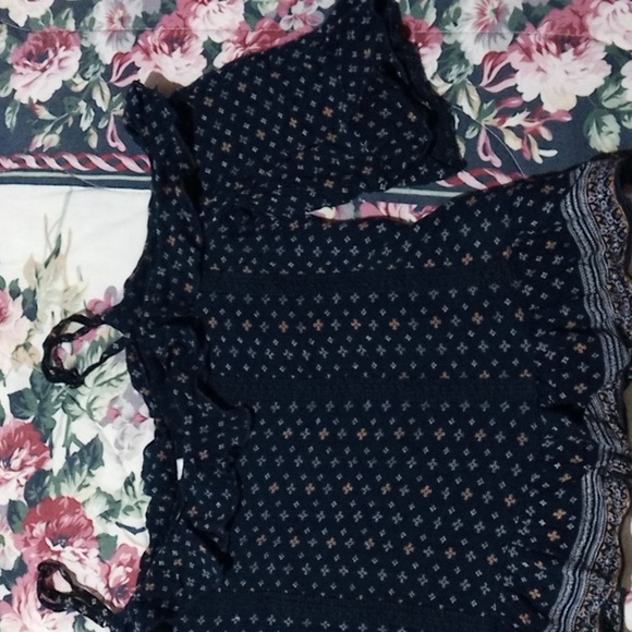 Summer blouse - Picture 3 of 4